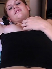 Bad girl tasting her guy’s dick for their hom...