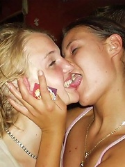 girls kissing megamix update 1